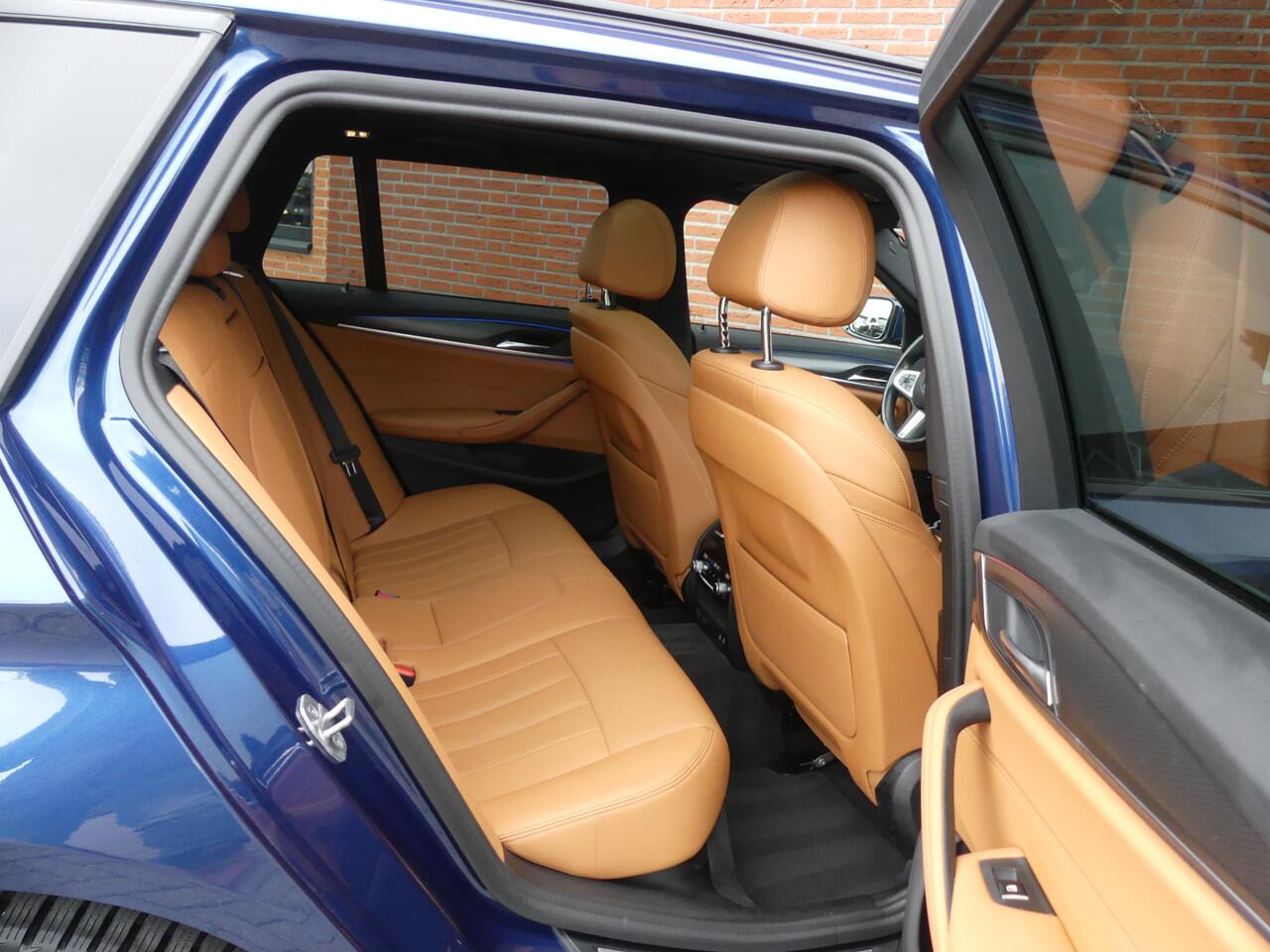 BMW 5-SERIE Touring 530e xDrive M-Sport / Panoramadak