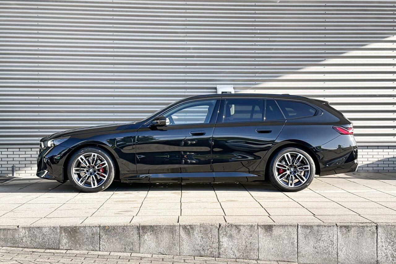 BMW 5-SERIE Touring 530e M Sportpakket Pro / Innovation Pack / Travel Pack / Comfort Pack / Panoramadak