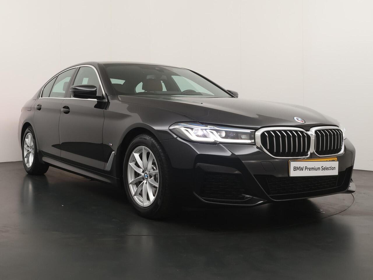 BMW 5-SERIE 520i Business Edition Plus M Sportpakket | Laserlight | HiFi |