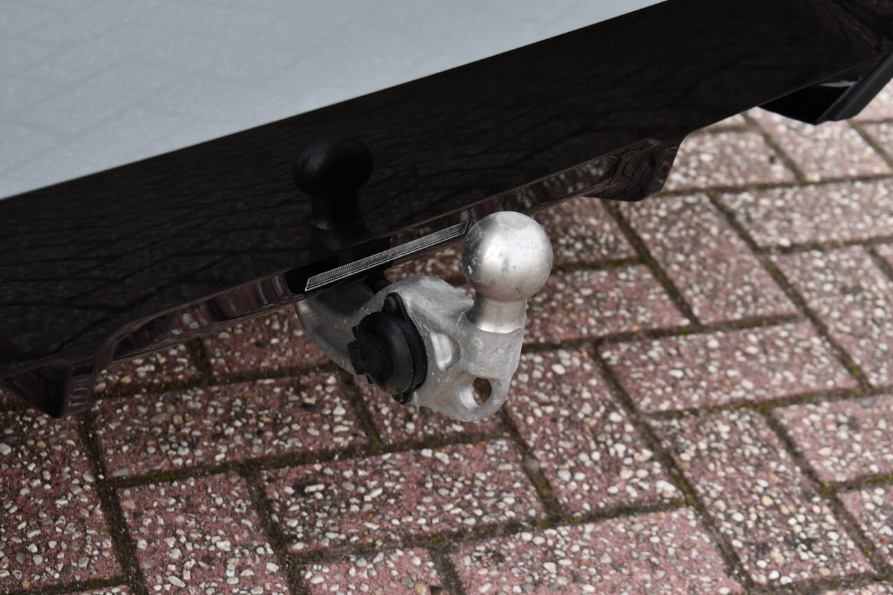 BMW 5-SERIE Touring 520i M-Sport Pano Trekh 21inch Brooklyngrau ACC 360 H/K HUD Stoelventilatie