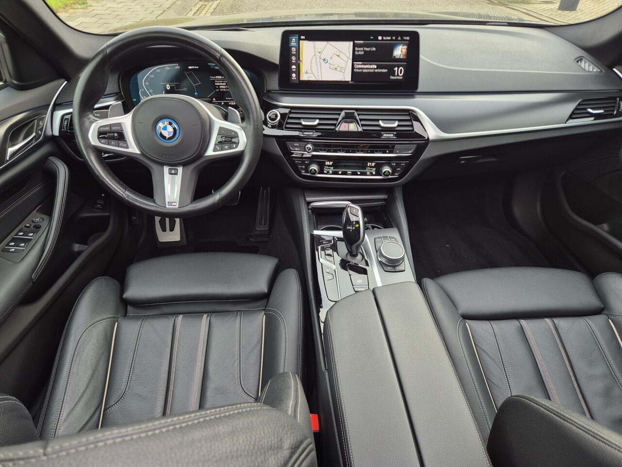 BMW 5-SERIE 530 e M-Sport Hybride Schuifdak, Leder M-pakket / Panoramadak.