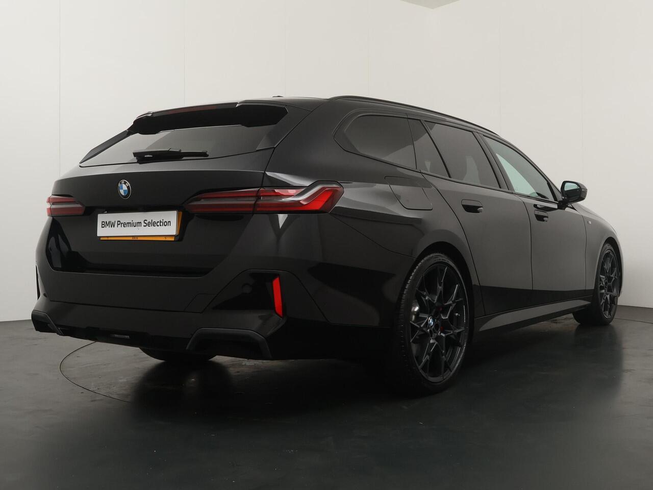 BMW 5-SERIE Touring 540d xDrive | M Sport Pro | Standkachel | Driving Assitant Professional | Trekhaak |