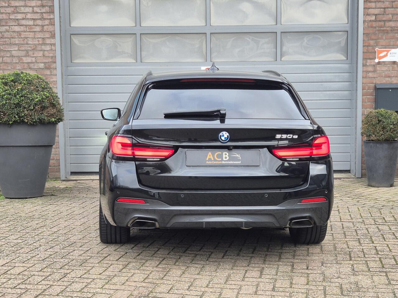 BMW 5-SERIE 530 e M-Sport Hybride Schuifdak, Leder M-pakket / Panoramadak.