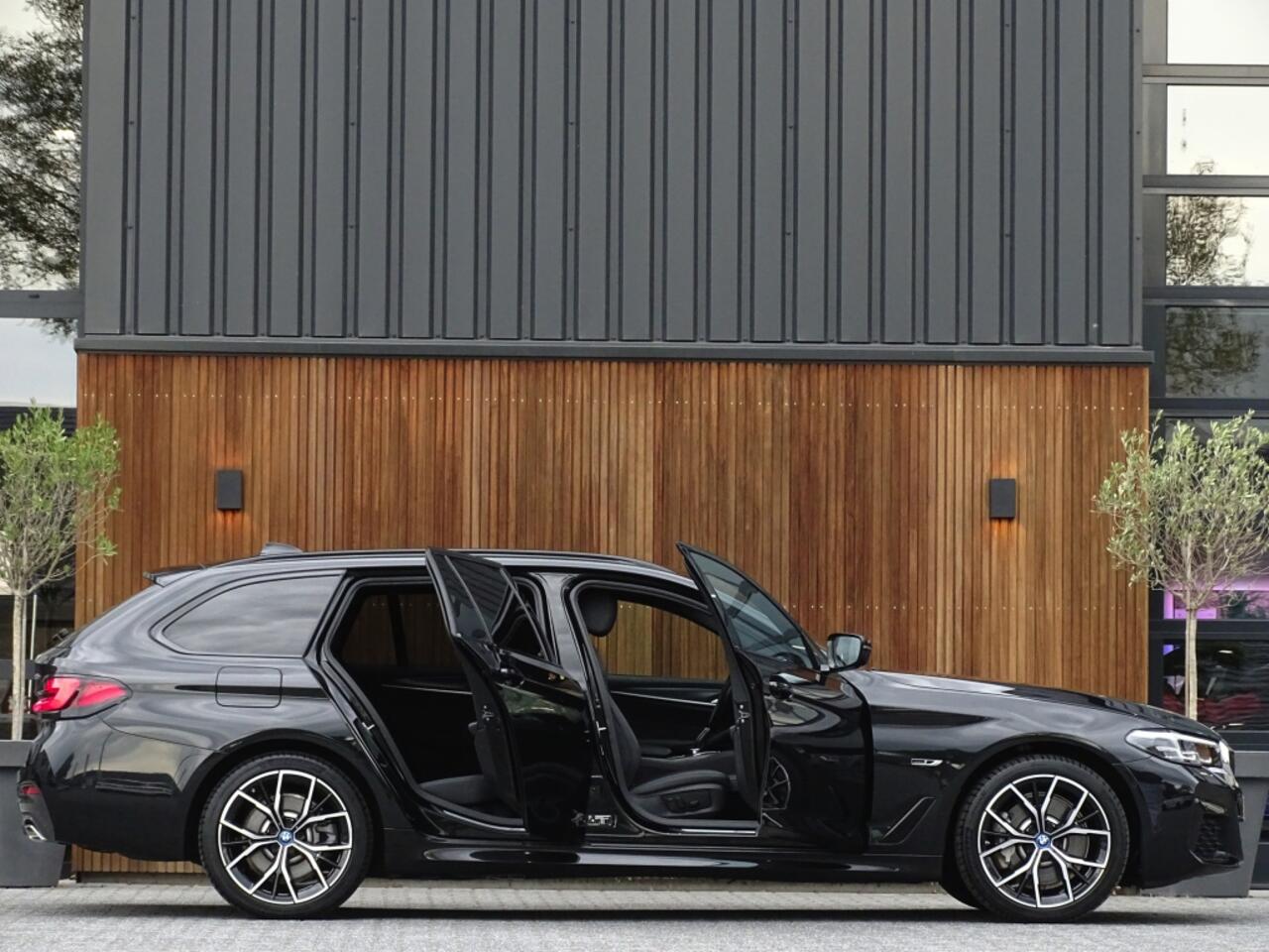 BMW 5-SERIE 530e 292PK / M-sport / Morel Audio / ACC / 2022