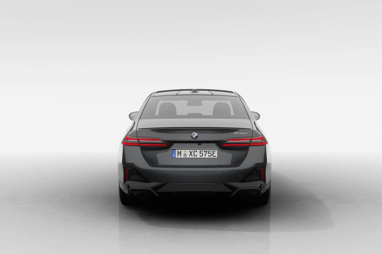 BMW 5-SERIE Sedan 530e M Sport Edition | M Sport Pro | Innovation Pack | Travel Pack | Comfort Pack