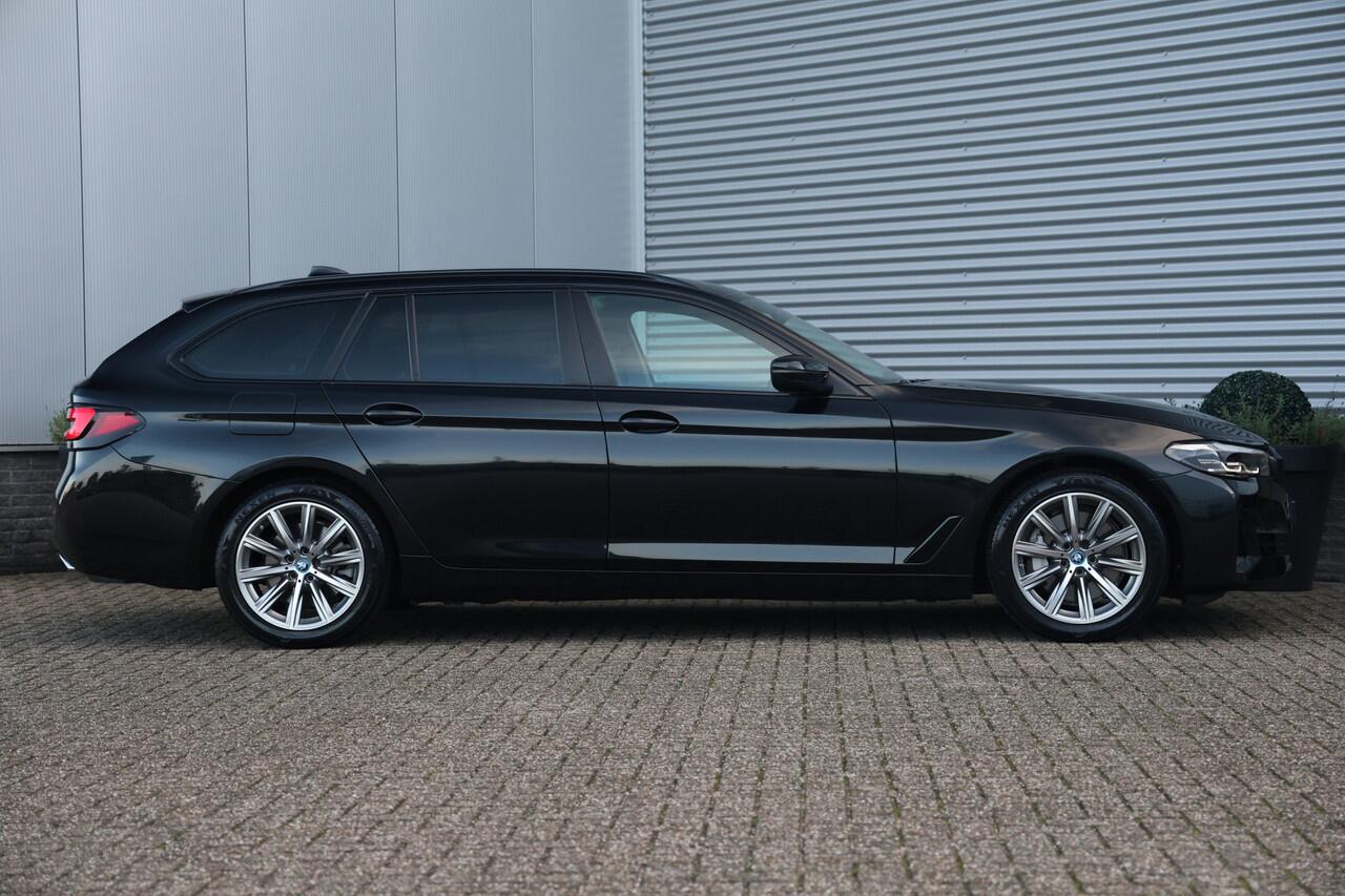 BMW 5-SERIE Touring 530e Executive Black Edition 292PK NAP|Sportstoelen|Stoelv|SOH 98%