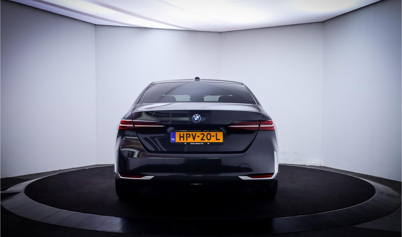 BMW 5-SERIE 550e xDrive FULL.LED | KEYLESS | DODEHOEK | CARPLAY | HEAD-UP | ADAPTIEVE CRUISE | LANE.ASS| ELEK.TREKHAAK