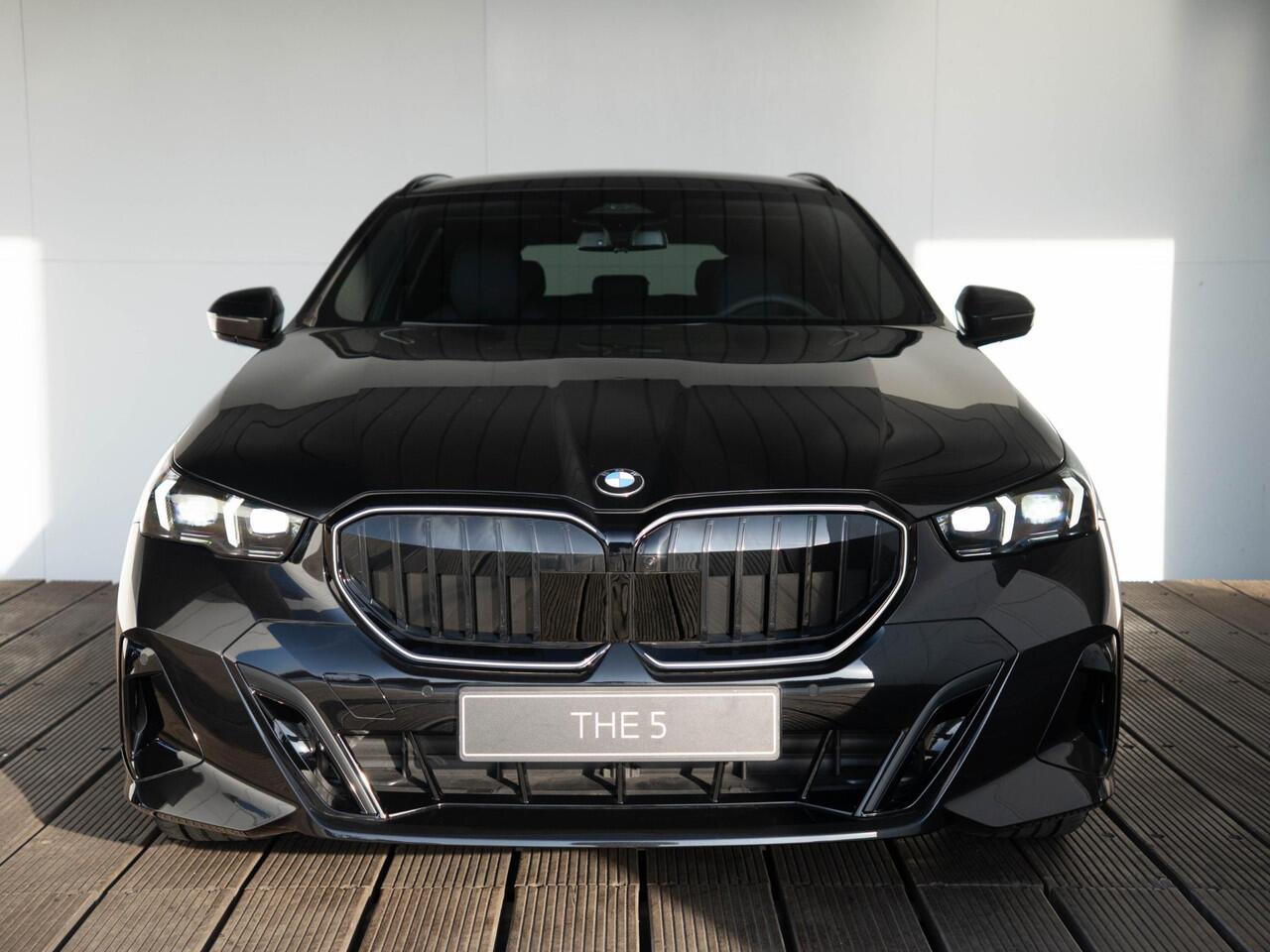 BMW 5-SERIE Touring 520i | M Sportpakket Pro | Equipment Pack Pro | Travel Pack | Showroom Selection