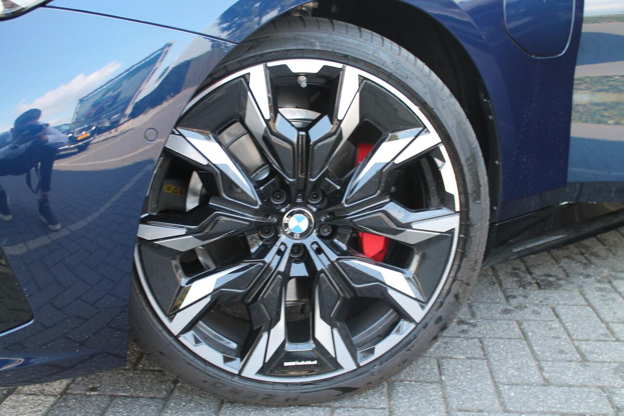 BMW 5-SERIE Touring 530e M Sport Automat / Panoramadak / Trekhaak / Stoelventilatie / Adaptieve LED / Parking Assistant Plus / Comfort Access