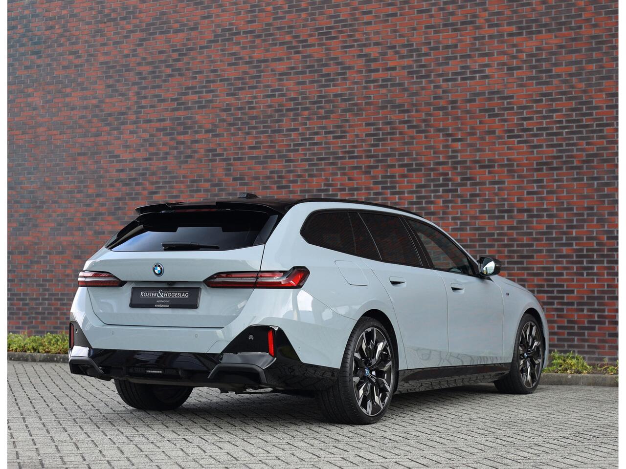 BMW 5-SERIE Touring 550e xDrive M-Performance*Brooklyn*Pano*M Sport Pro