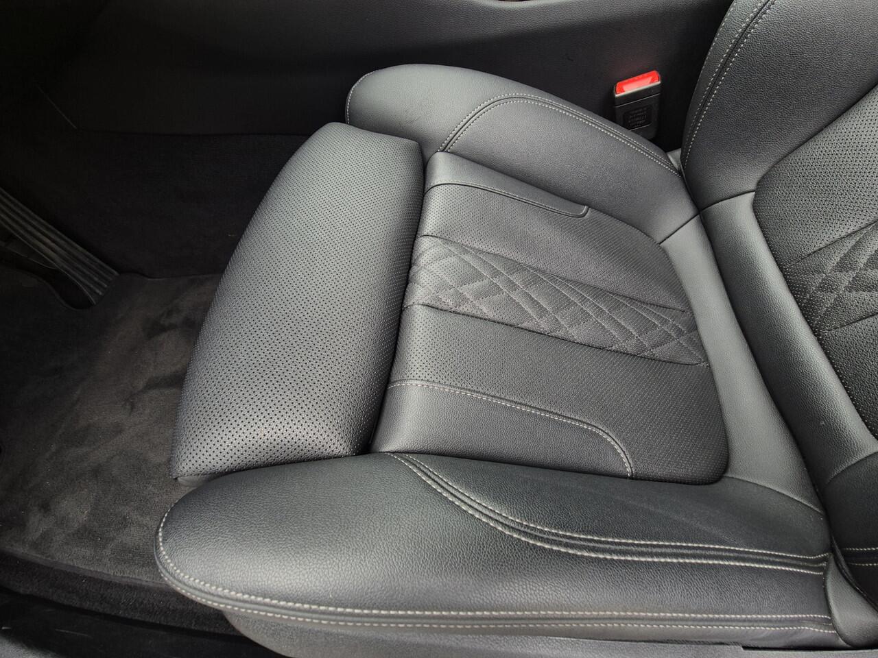 BMW 5-SERIE Touring 530e Business E plus Hybrid. Elektrische achterklep Nette auto.