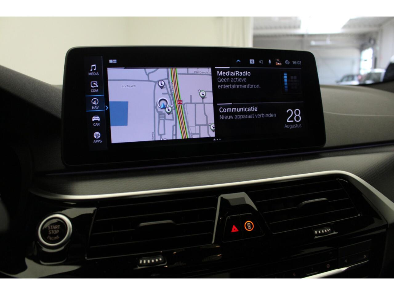 BMW 5-SERIE 530e M-Sport | Trekhaak | Harman Kardon | Driving Assistant Professional | High Executive | Comfortzetels