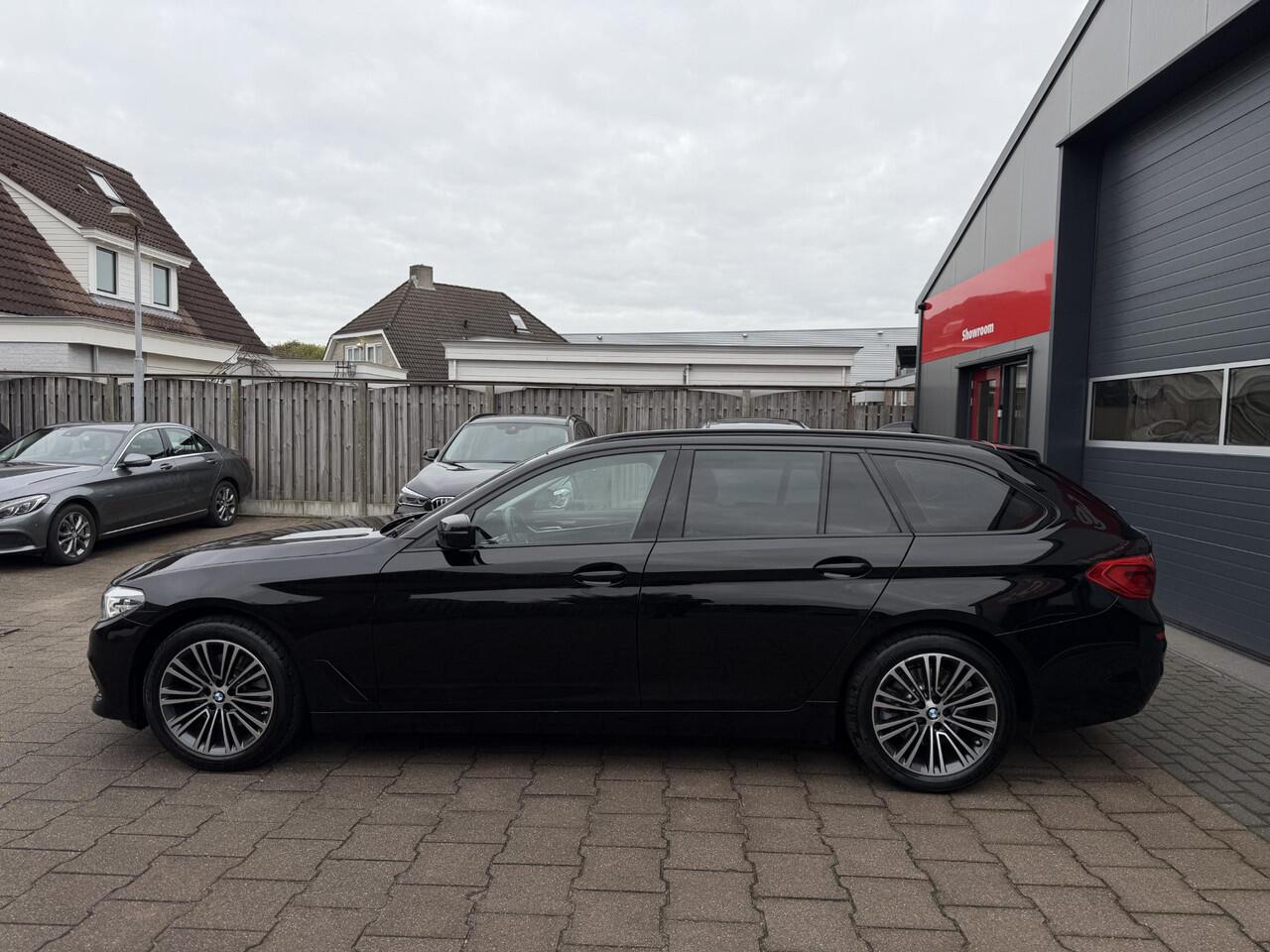 BMW 5-SERIE Touring 520i High Executive Shadow Line