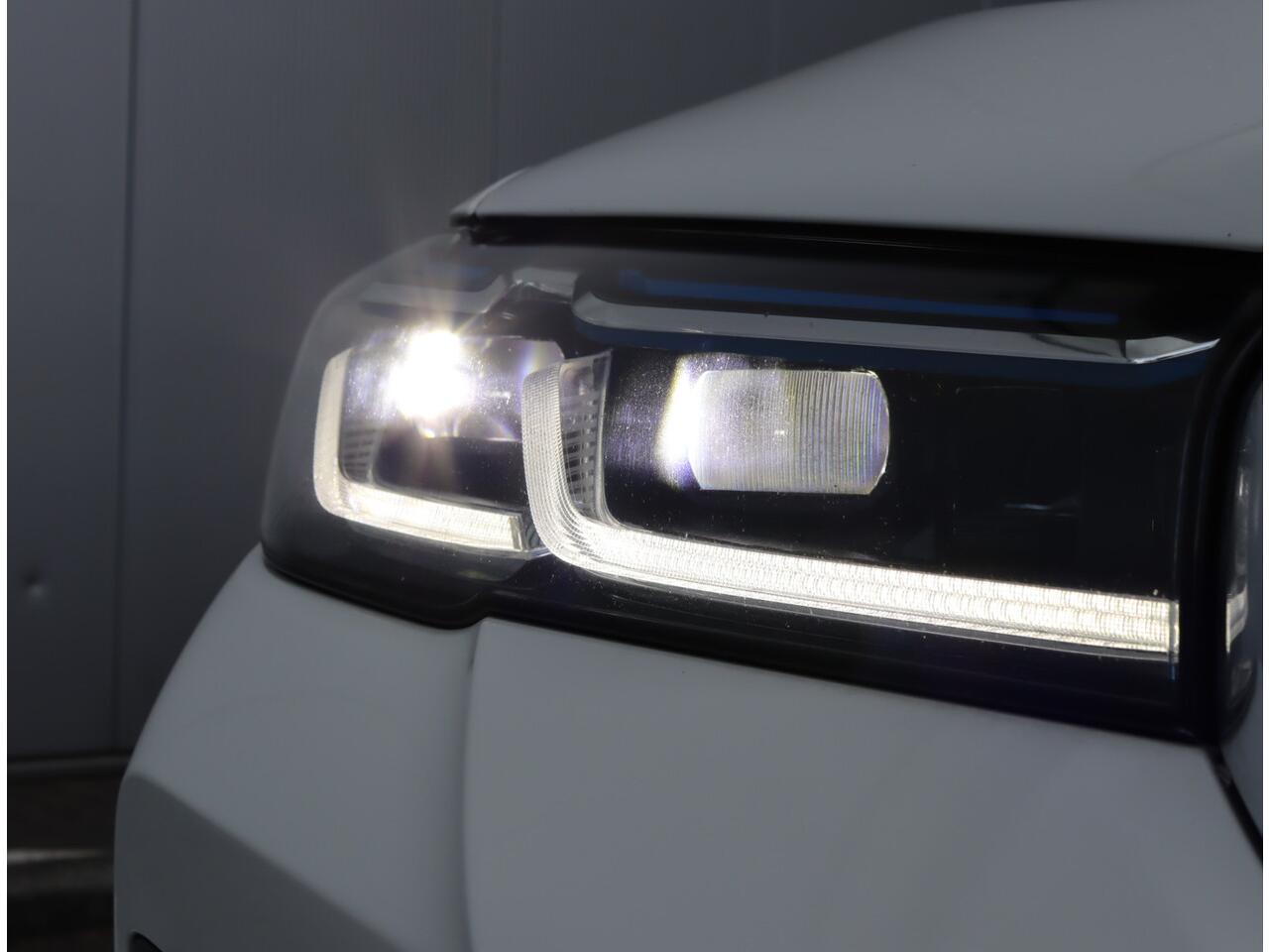 BMW 5-SERIE 545e xDrive | H&K | Head-up | Parkeercamera | M-sport | Leder