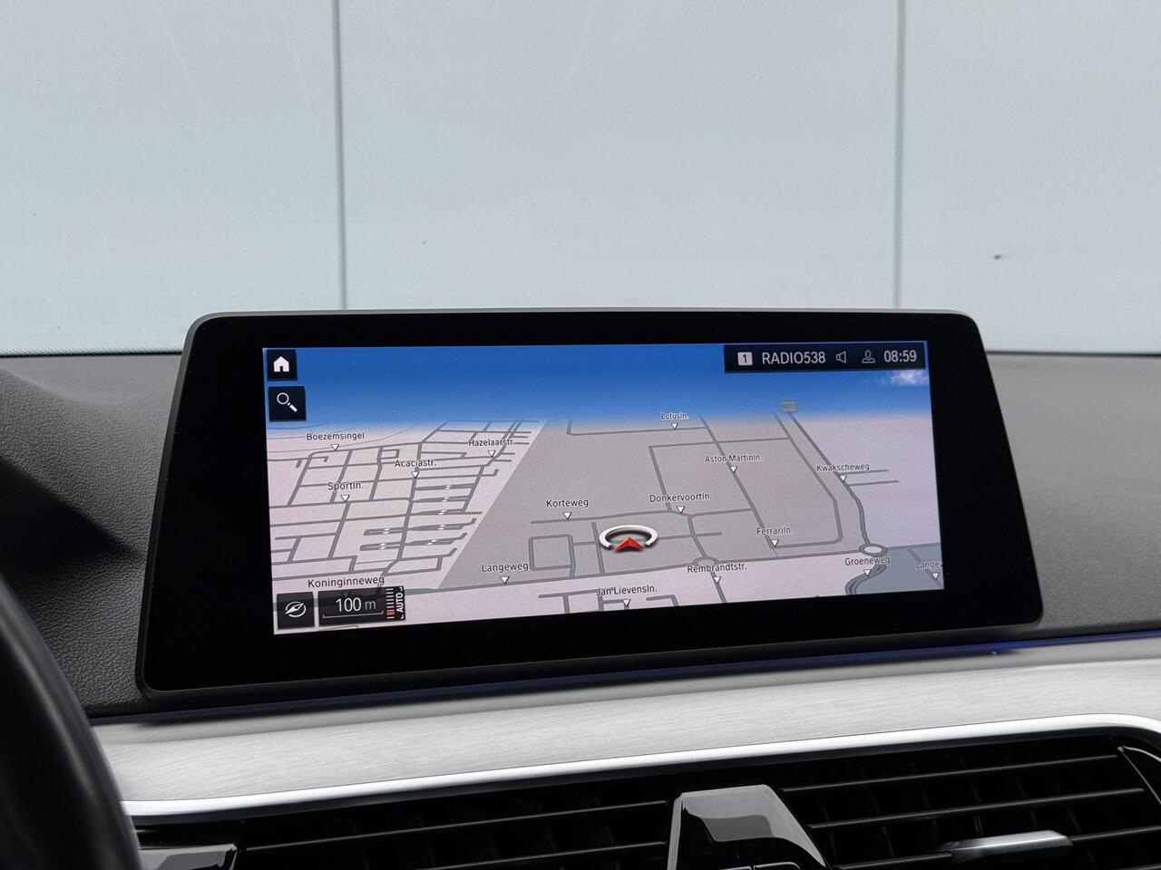 BMW 5-SERIE Touring 540i xDrive High Executive M-Pakket/Trekhaak/Carplay.