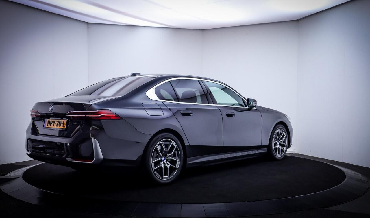BMW 5-SERIE 550e xDrive FULL.LED | KEYLESS | DODEHOEK | CARPLAY | HEAD-UP | ADAPTIEVE CRUISE | LANE.ASS| ELEK.TREKHAAK