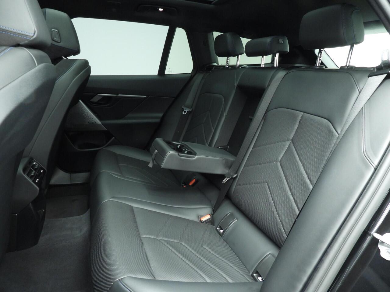 BMW 5-SERIE Touring 530e | M-Sportpakket | LED | Navigatie | Schuifdak | Trekhaak | Sportstoelen | DAB | Harman-kardon sound | Alu 19 inch