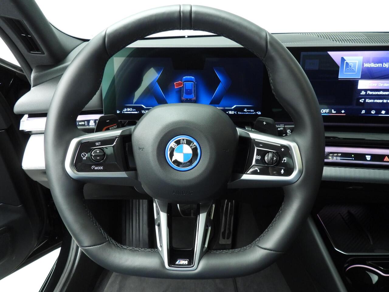 BMW 5-SERIE Touring 530e | M-Sportpakket | LED | Navigatie | Schuifdak | Trekhaak | Sportstoelen | DAB | Harman-kardon sound | Alu 19 inch