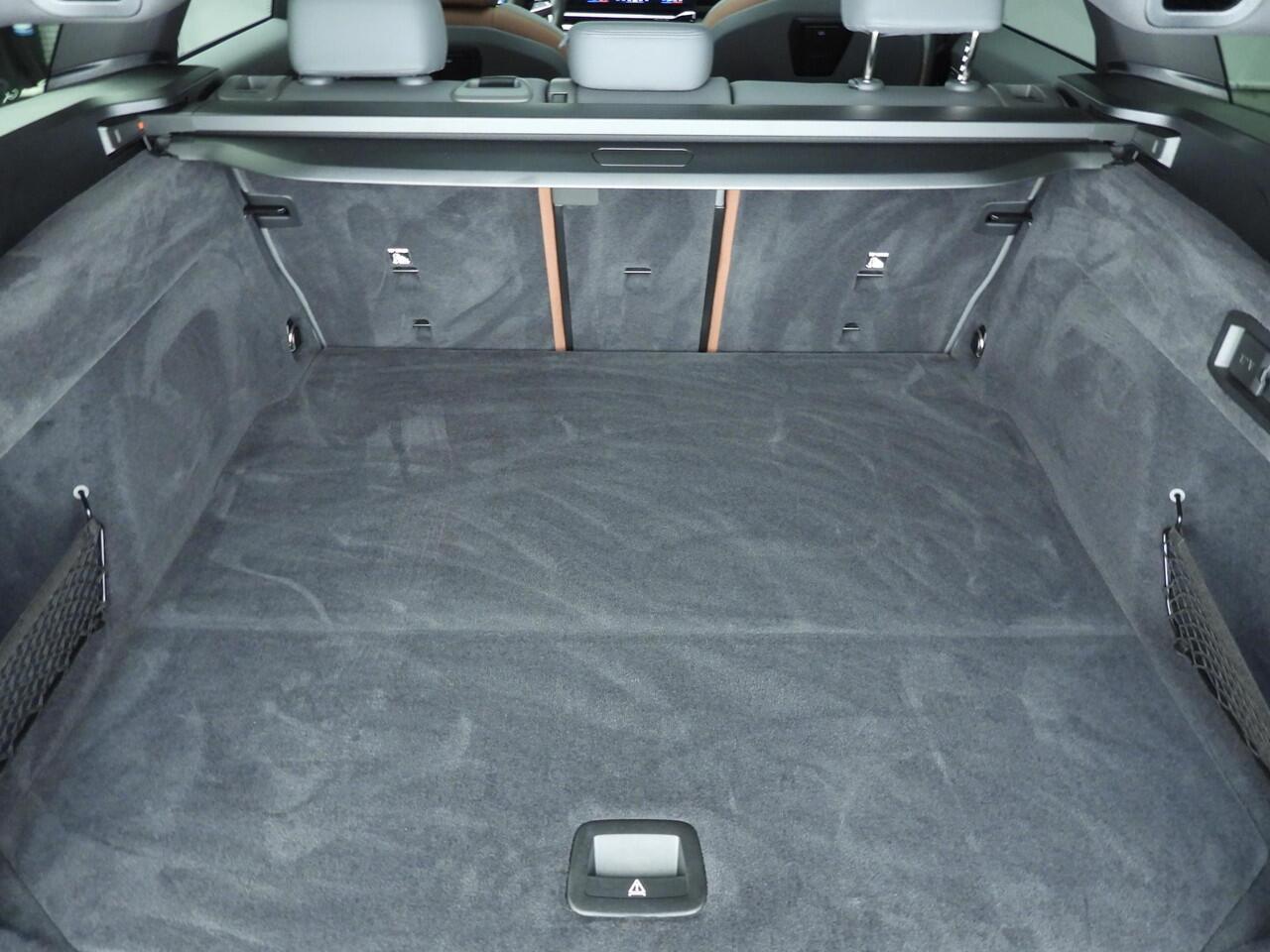 BMW 5-SERIE Touring 540d xDrive | M-Sportpakket | LED | HUD | Schuifdak | Active cruise | Elektr. zetels | DAB | Bowers & Wilkins sound | Alu 21 inch