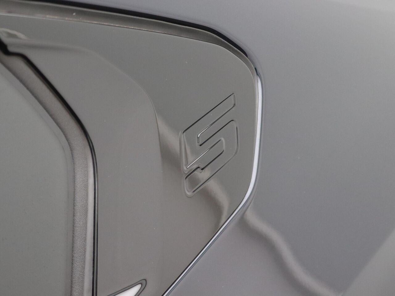 BMW 5-SERIE Sedan 530e M Sportpakket | Achteruitrijcamera | Driving Assistant | 19"