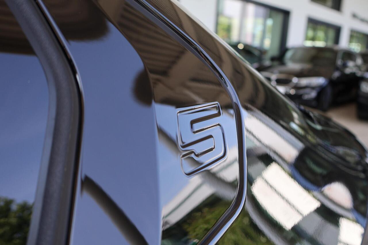 BMW 5-SERIE Sedan 520i | M Sportpakket Pro | Driving Assistant Plus