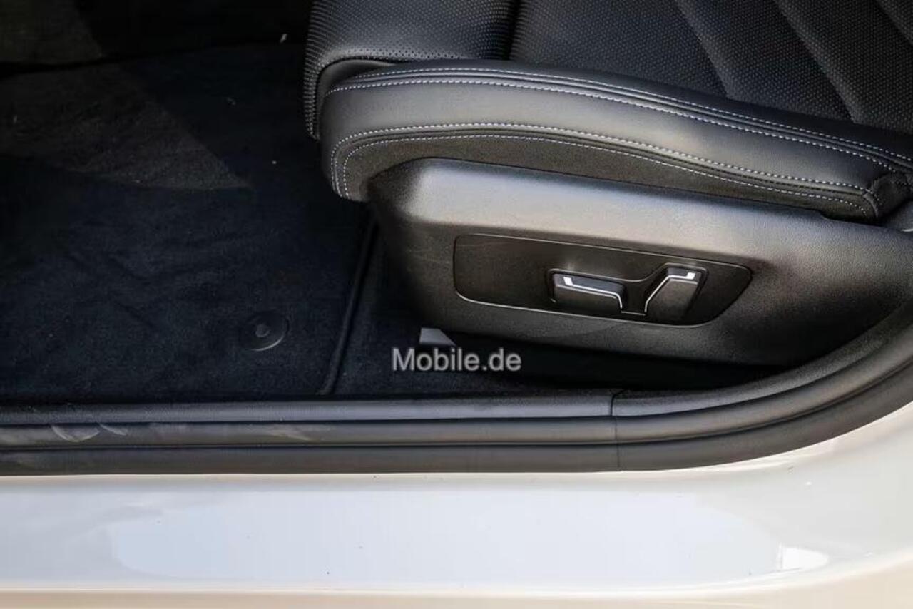 BMW 5-SERIE Touring 530e xDrive M-SPORT ** LED, NAVI+, LEDER, 19-inch LMV, ALARM, M-ONDERSTEL ** 1e EIG - UNFALLFREI - ¤ 17.900,= onder NP ** ** INFORMEER OOK NAAR ONZE AANTREKKELIJKE FINANCIAL-LEASE TARIEVEN **