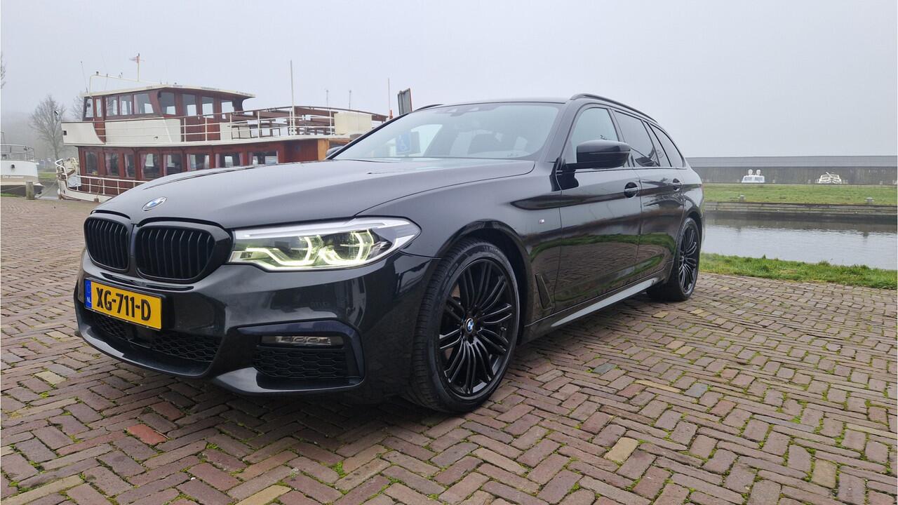 BMW 5-SERIE Touring 520d High Executive ACC / M-Pakket / Virtual display / Stoel verwarming & verkoeling / Carplay / Memory