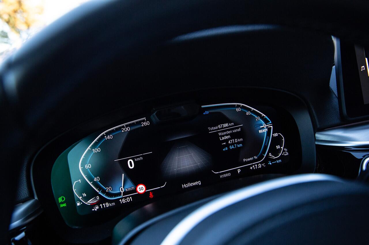 BMW 5-SERIE Touring 530e xDrive High Executive M-Sport , 4 wielsturing Panoramadak, Adap. cruise, Trekhaak, Laser