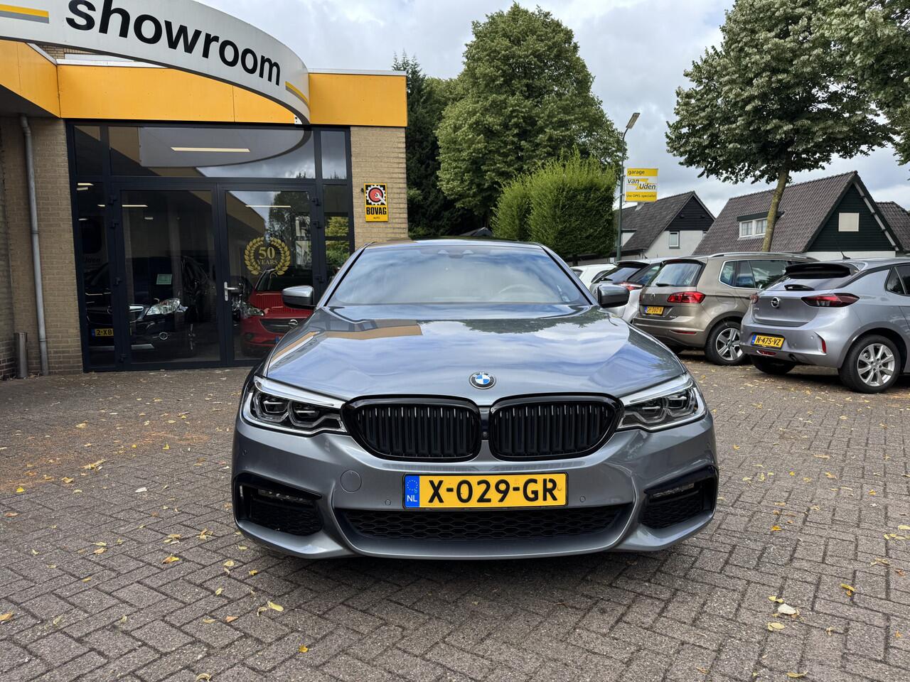 BMW 5-SERIE 530e xDrive M-Sport iPerformance High Executive Schuifdak Headup Harman Kardon Trekhaak