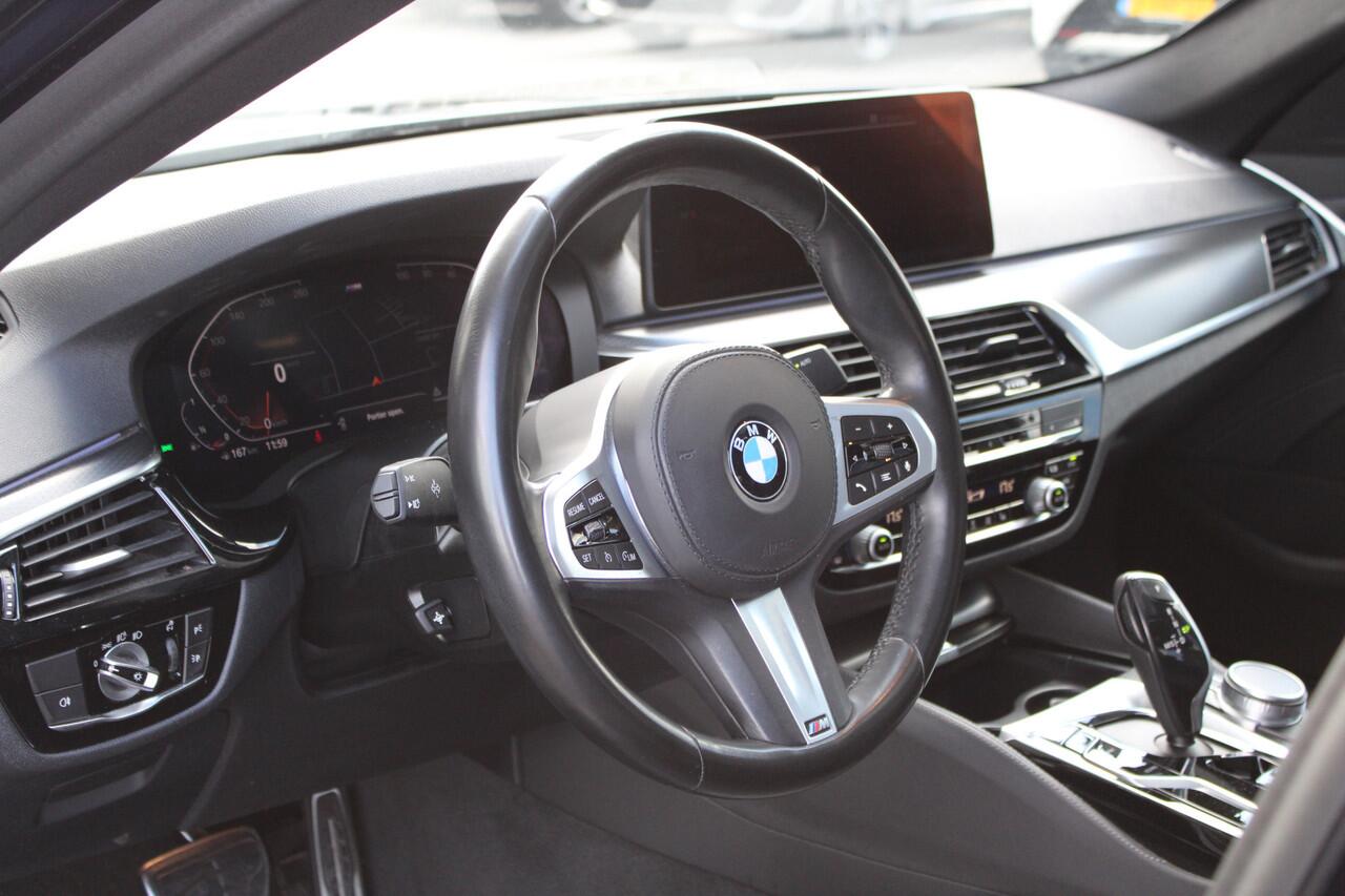 BMW 5-SERIE 530i High Executive M Sport Automaat / Schuif-Kanteldak / Trekhaak / Laserlight / M Sportonderstel / Live Cockpit Professional
