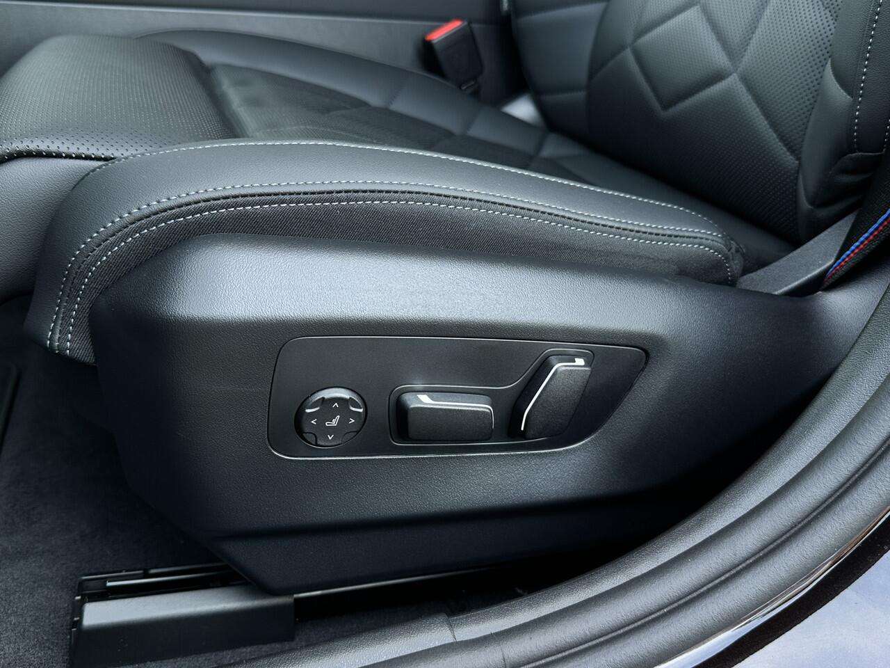 BMW 5-SERIE Touring 530e M Sport Automaat / Trekhaak / Adaptieve LED / Parking Assistant Plus / Comfort Access / M Sportonderstel / Live Cockpit Professional