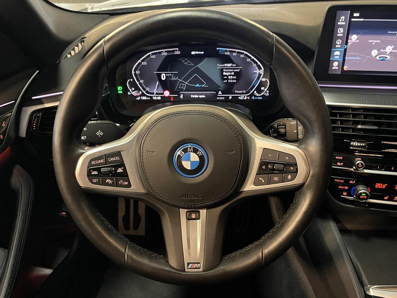 BMW 5-SERIE Touring 530e High Executive M Sport 19"/Stoel + stuurverwarming/Adaptieve cruise/LED/Camera/Apple Carplay & Android Auto/HiFi