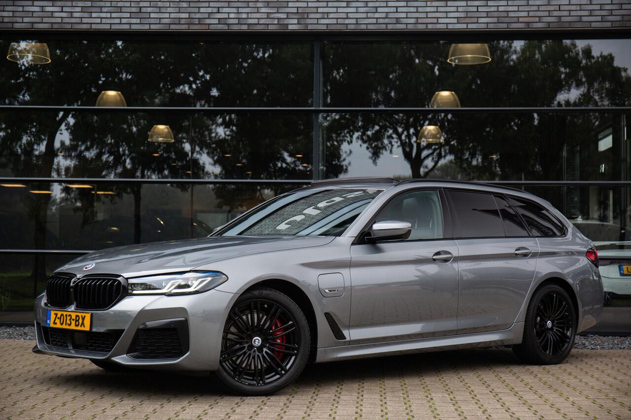 BMW 5-SERIE Touring 530e M-Sport , Panoramadak, Adap. cruise, Harmam/Kardon, Vol!