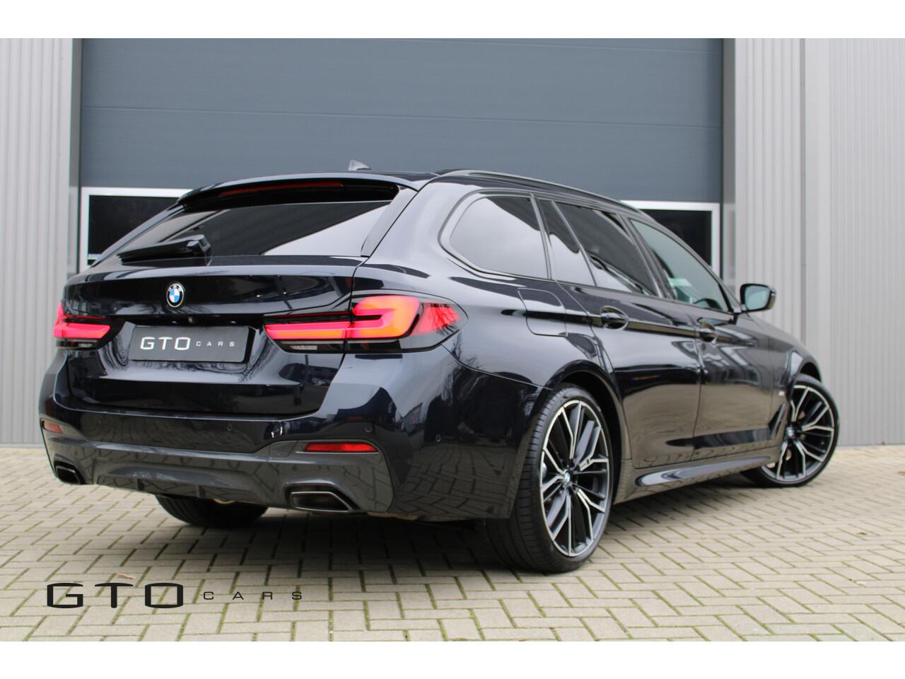 BMW 5-SERIE Touring 530i High Executive M-Sport/BTW/Panorama/Surround/Harman Kardon/Memory/Trekhaak