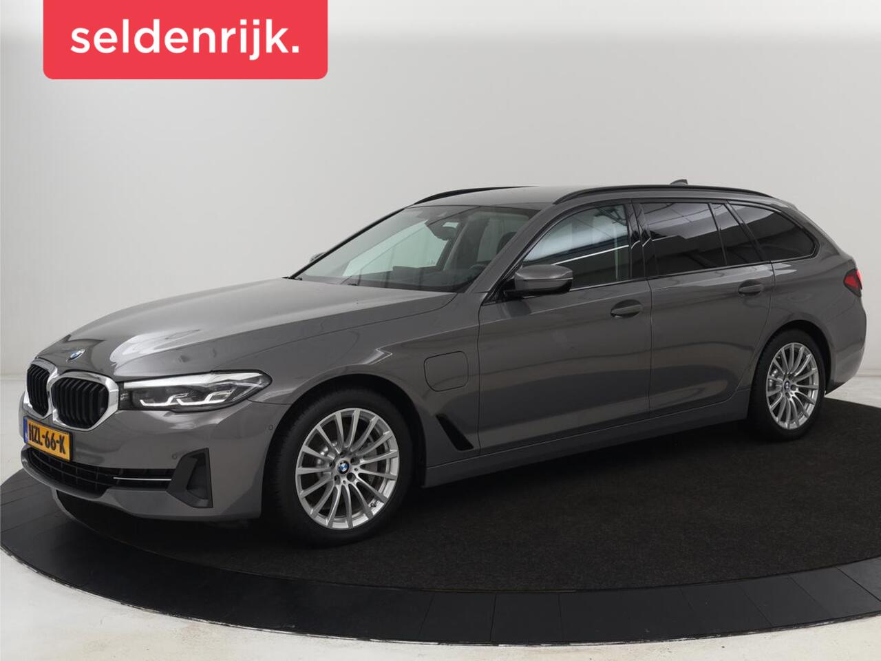 BMW 5-SERIE 530e High Executive| Head-Up | Leder | Stoelverwarming | Camera | Carplay | Live Cockpit | Naviagtie | Park Assist | Full LED