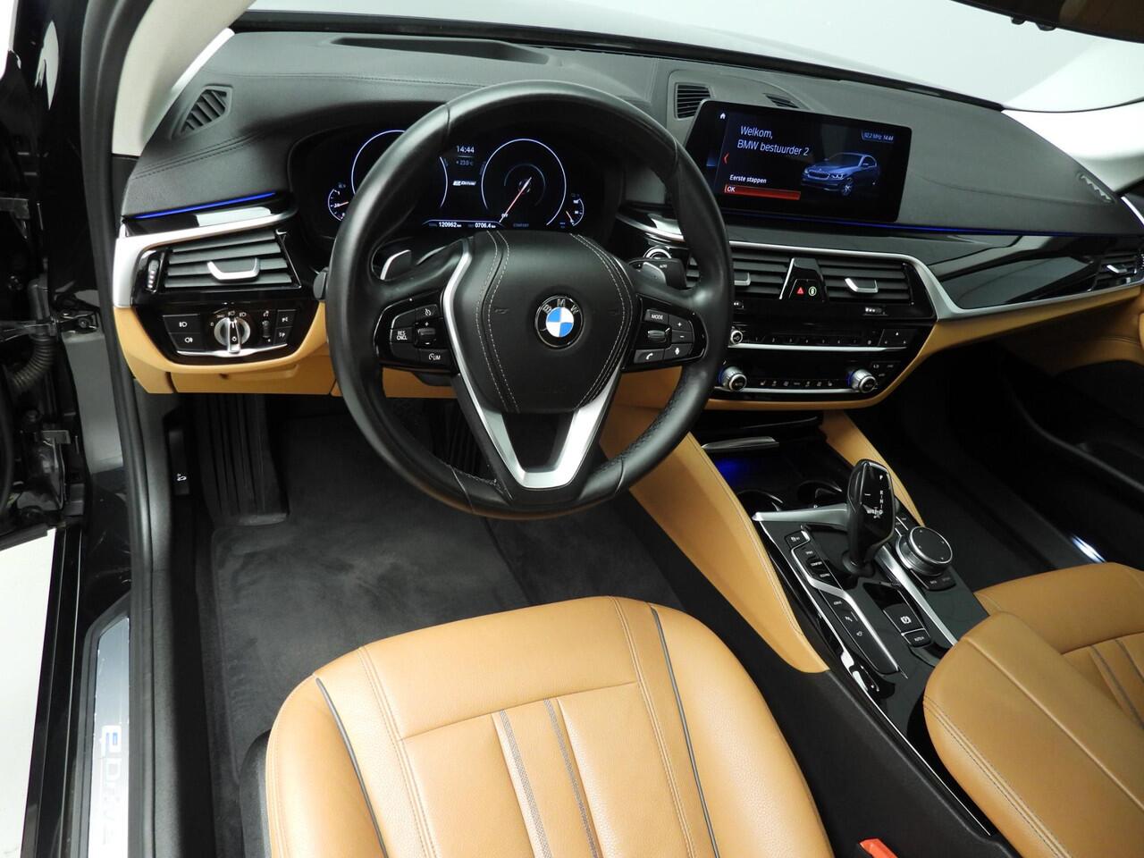 BMW 5-SERIE Sedan 530e | LED | Leder | HUD | Stoelverwarming | Chrome line | Hifi speakers | Alu 18 inch