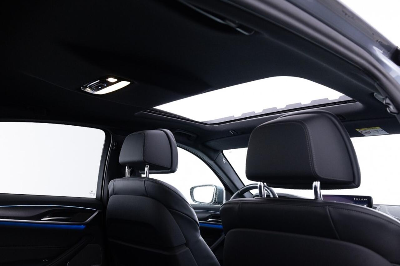BMW 5-SERIE 520 e Business Edition Plus M-Sport | SCHUIFDAK | LEDER | harman/kardon ? 1e Eigenaar | PHEV | Plug-in Hybrid
