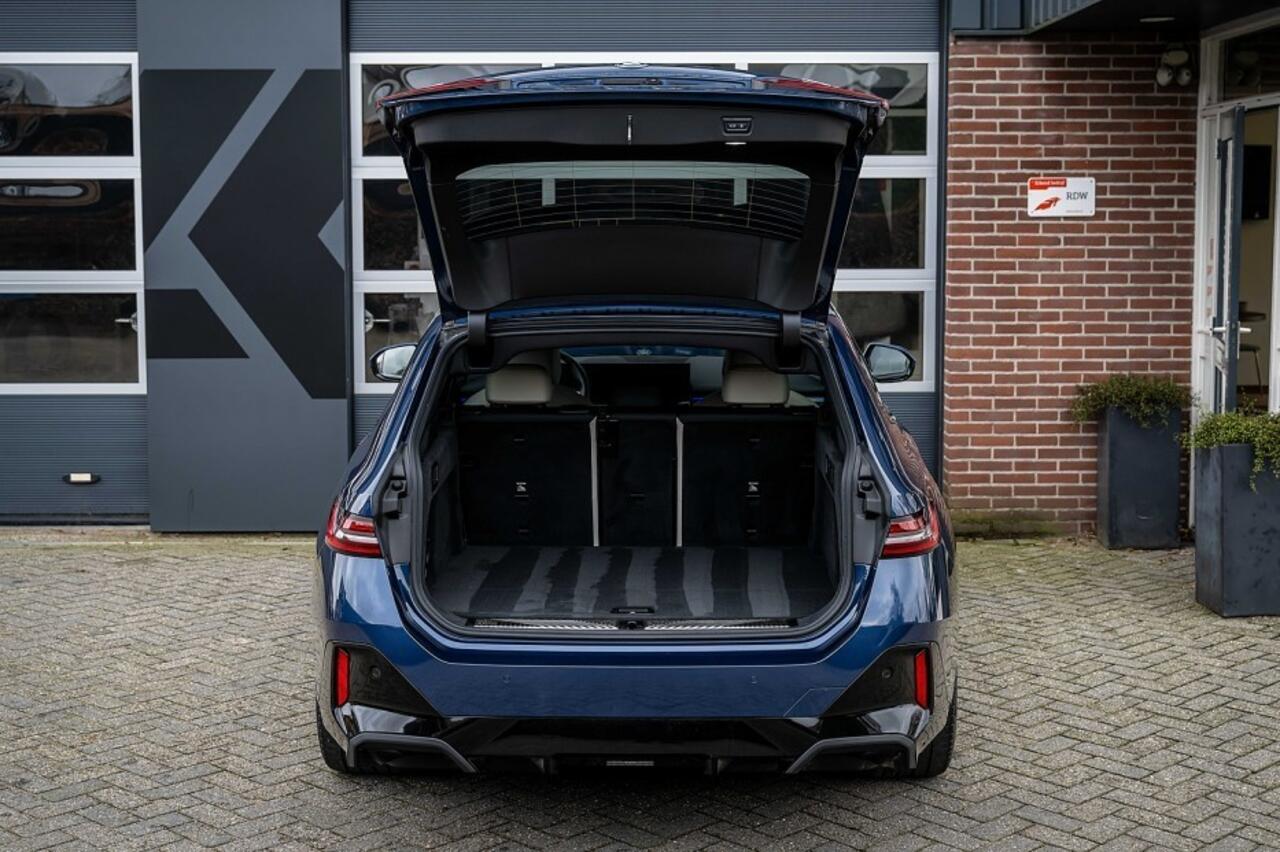 BMW 5-SERIE 530e xDrive M Sport Pro | Driving Ass. Prof. | Harman/Kardon | Keyless | Camera | Trekhaak | 20' Inch |