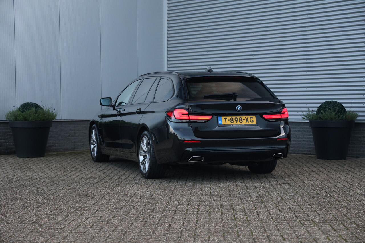 BMW 5-SERIE Touring 530e Executive 292PK NAP|Sportstoelen|Stoelv|Black Ed|Plug in