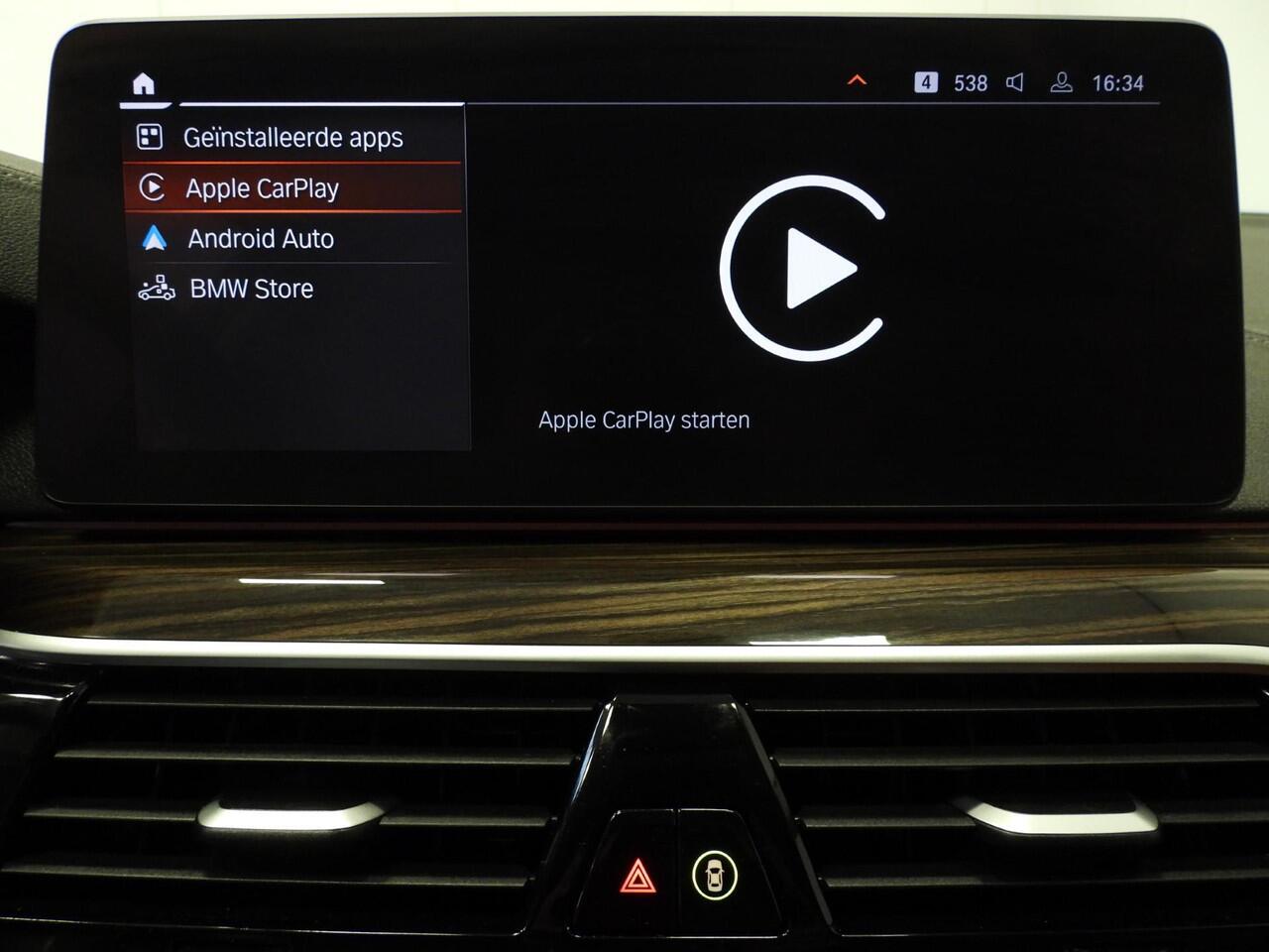 BMW 5-SERIE Touring 530e Luxury Line NAVI/LEER/LASER LED/TREKH./18"LMV!