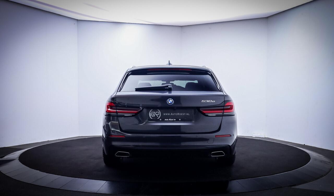 BMW 5-SERIE Touring 530e HIGH EXECUTIVE PANO | LEDER | CAMERA | CARPLAY | STOELVERW | ELEK KLEP | FULL LED | LMV 18''