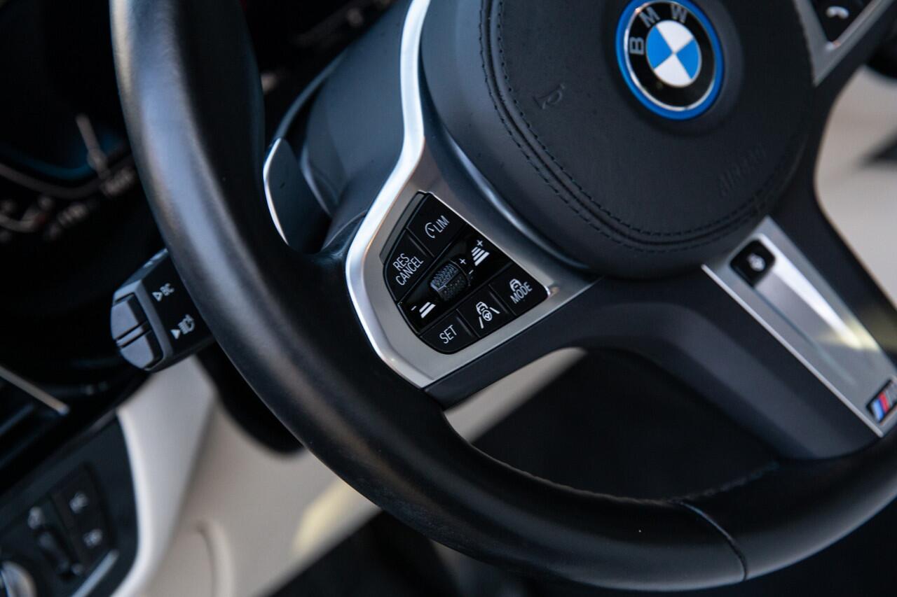 BMW 5-SERIE Touring 530e xDrive High Executive M-Sport , 4 wielsturing Panoramadak, Adap. cruise, Trekhaak, Laser