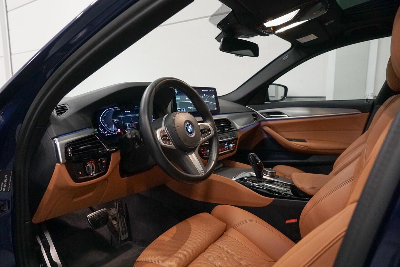 BMW 5-SERIE Touring 530e M-Sport | Panoramadak | Driving Assistant Professional | Hifi | Elektr. Trekhaak