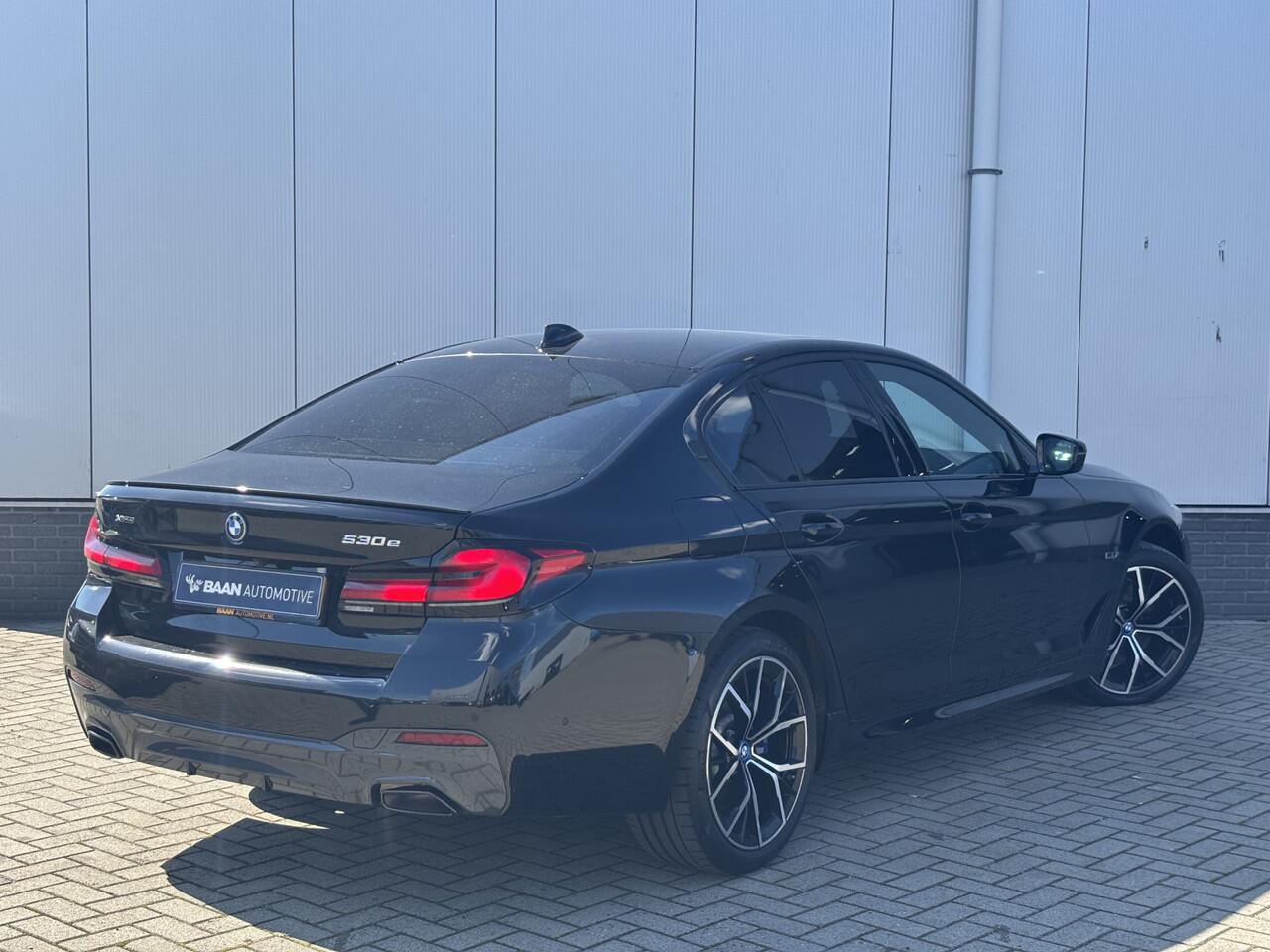 BMW 5-SERIE 530e xDrive M-Sport Pro | M-stoelen | Harman/Kardon | Schuifdak | Adaptive |