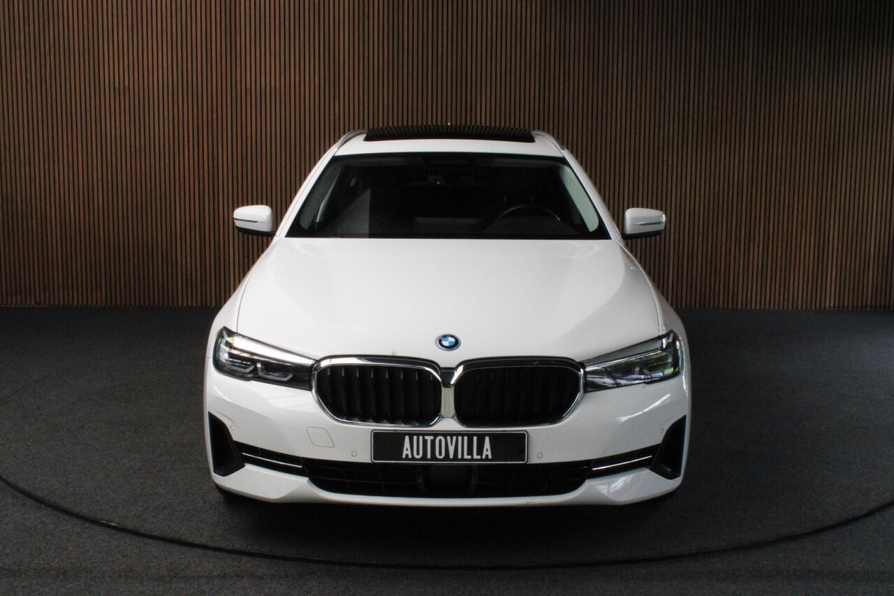 BMW 5-SERIE Touring 530e xDrive Panodak Leder Camera Memory ACC Elektr. achterklep Virtual Carplay LED Stoelverwarming DAB