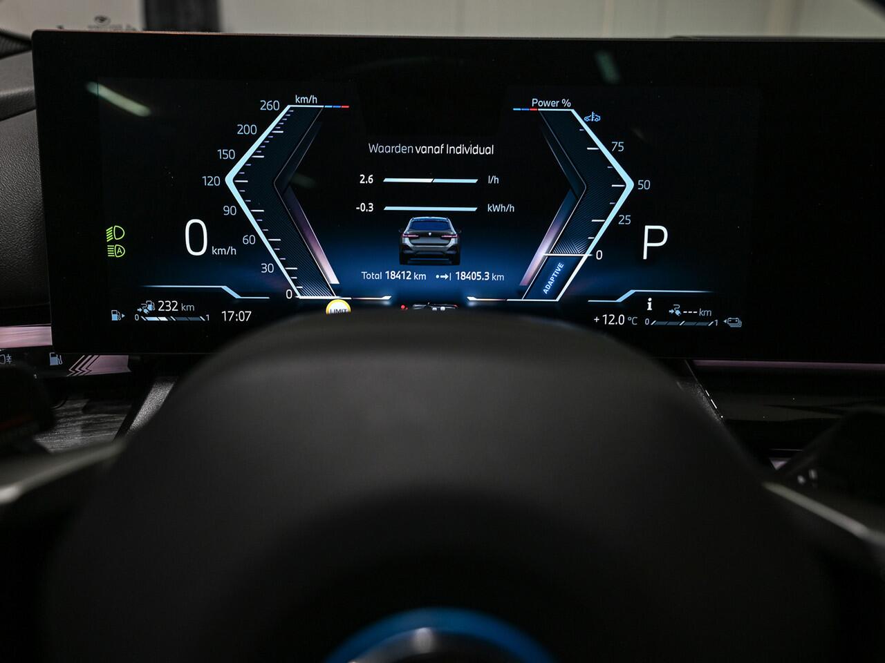 BMW 5-SERIE Touring 530e xDrive · M Sportpaket Pro ·Harman Kardon · M Sport Suspension · Adaptive Led · Driving Assistant Plus · Ambient Light · Bmw Iconic Glow · M Sport Brake, Red · Shadowline Lights · Panorama Glass Roof