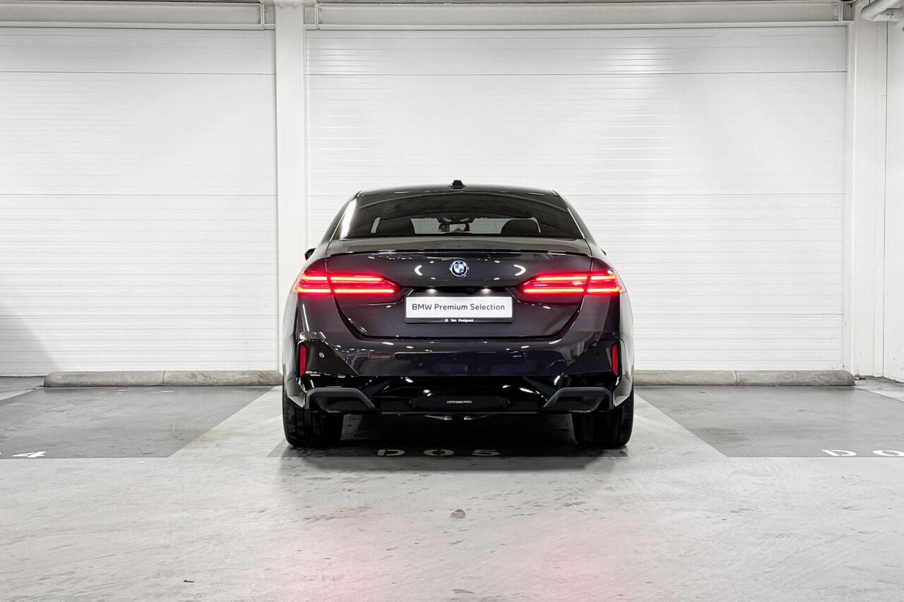 BMW 5-SERIE Sedan 530e | M-Sport Pro | Travel Pack | Innovation Pack | Comfort Pack | Driving Assistant Professional | Bowers&Wilkins | Comfort Access | Selections