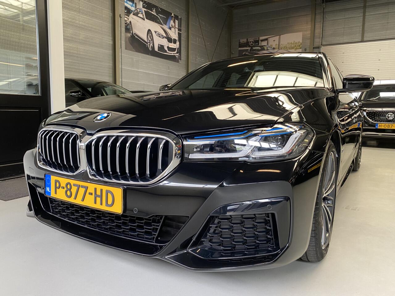 BMW 5-SERIE 520i Edition Plus M pakket, Pano, 19inch Sfeerverlichting