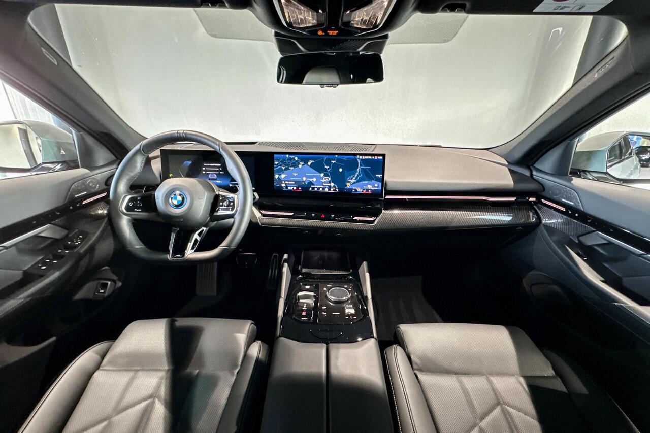 BMW 5-SERIE Touring 530e M Sport Edition | Harman Kardon | Stoelverwarming | Head-up Display |