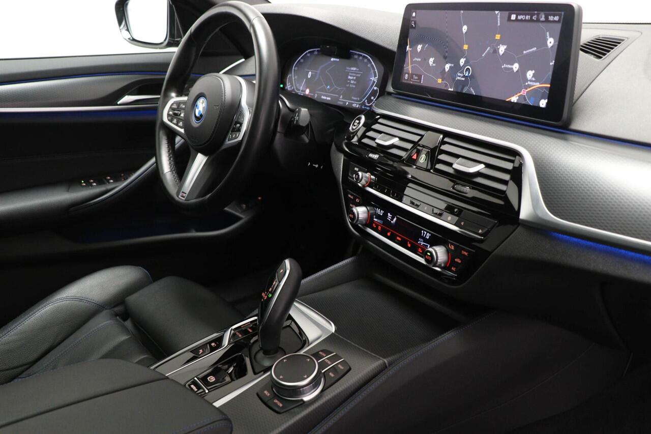BMW 5-SERIE Touring 530e M-Sport Business Edition Plus | PANORAMADAK | COMFORT ACCES / SAFETY / PARKING- PACK | HEAD UP